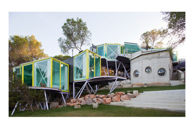 Trendy exterior home photo in Madrid
