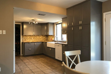 Example of a classic kitchen design in Austin