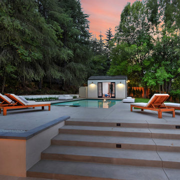 FARMHOUSE IN ENCINO
