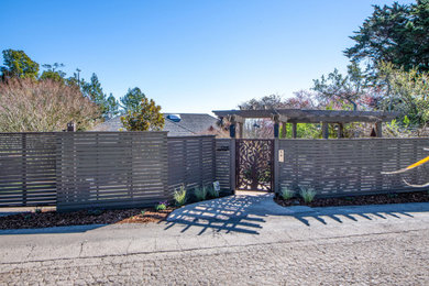 Example of a trendy entryway design in San Francisco