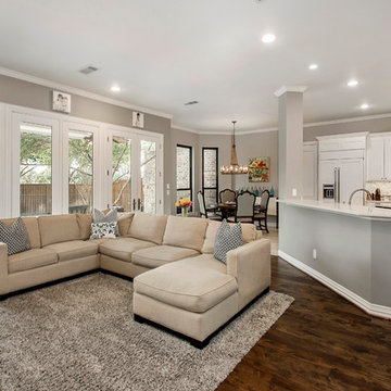Transitional Home Interior in Starwood- Frisco, TX