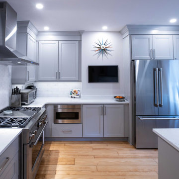 Gray Kitchen Cabinets – Cool & Elegant!