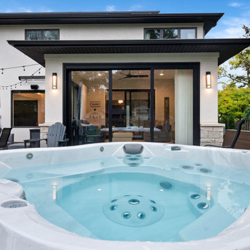 Relaxing Jacuzzi Area