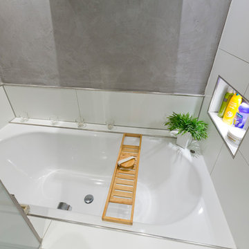 Badewanne in einer gemütlichen Nische (früher Gäste WC)