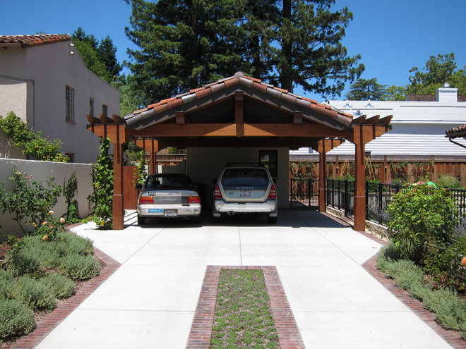 Mediterranean Garage by FGY Architects