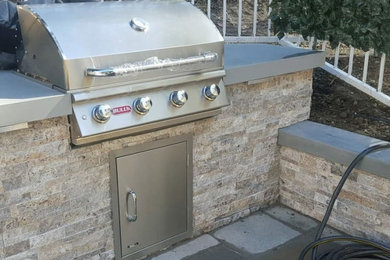 New fire pit, bench and outdoor kitchen BBQ - Los Angeles