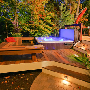 ワシントンD.C.の中サイズのトラディショナルスタイルのおしゃれな裏庭のデッキ (日よけなし) の写真