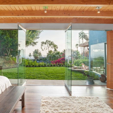 Stunning Mid-Century Modern