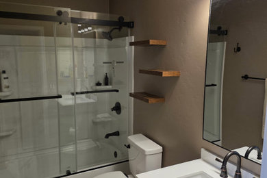 Inspiration for a modern bathroom remodel in Richmond