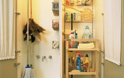Trucos e ideas para guardar los útiles de limpieza en la cocina