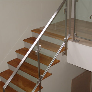 Couleurs chaudes pour un escalier contemporain