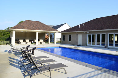 Example of a classic backyard patio design in St Louis