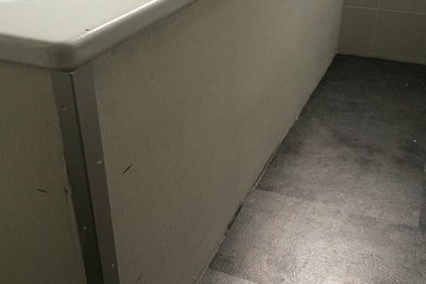 Verlegung eines LVT Designbelag in einem Badezimmer