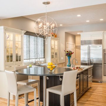 Classic Kitchen Gets Modern Makeover