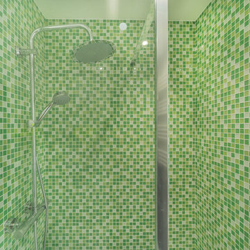 La salle de bain d’un studio près de la place de la Bastille