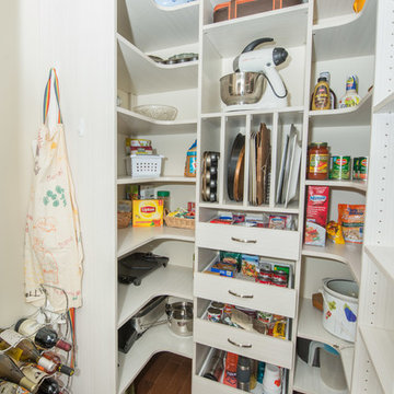 Bolig Pantry in Winfield