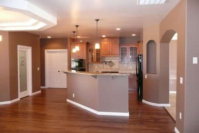 Example of a kitchen design in Albuquerque