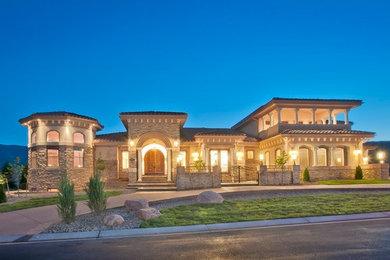Traditional exterior home idea in Denver