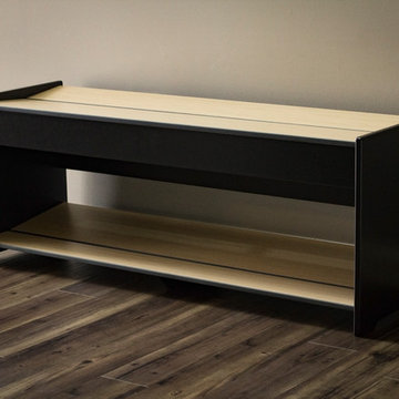 Cordwainer entry bench