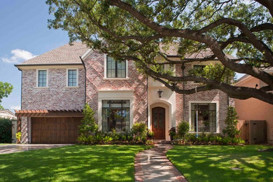 Elegant exterior home photo in Houston