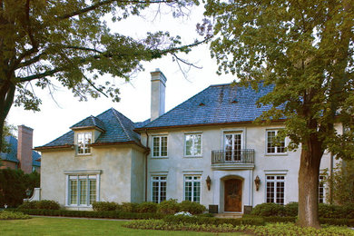 Traditional exterior home idea in Detroit