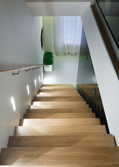 Современный Лестница by mudrogelenko design