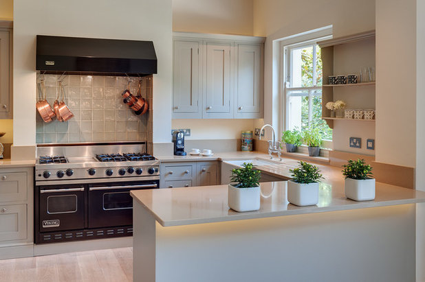 Traditional Kitchen by Woodford Architecture and Interiors
