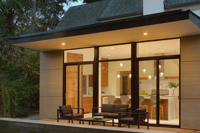 Example of a minimalist deck design in St Louis