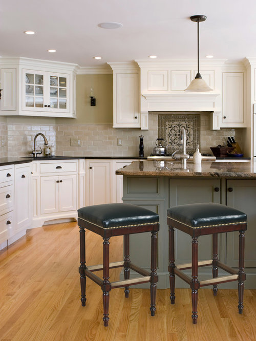 Medallion Backsplash Houzz
