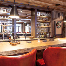 Red Tail Bar