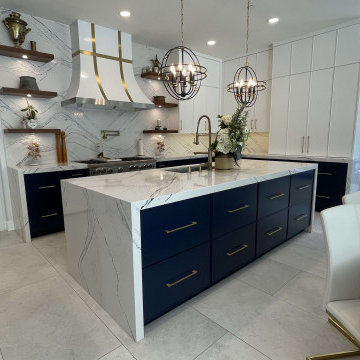 172 – Irvine – Transitional Modern two-color Kitchen Remodel
