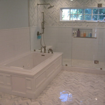 Upstairs Bathroom and Stairwell