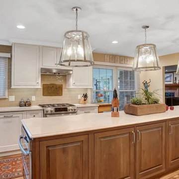 Shiloh Cabinetry - Arctic Maple & Carob Cherry