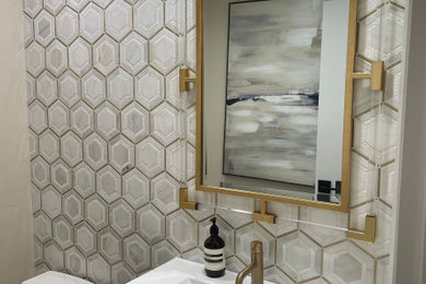 Powder room photo in Sacramento