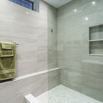 SDB #1 / Bathroom #1