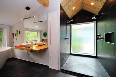 Bathroom - bathroom idea in Edmonton