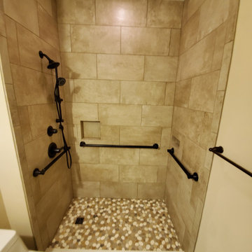 Low-Threshold Walk-in Shower