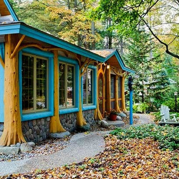 ECLECTIC AUTHOR'S/ARTIST'S LOG COTTAGE
