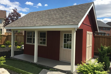 Mid-sized garden shed photo in Toronto
