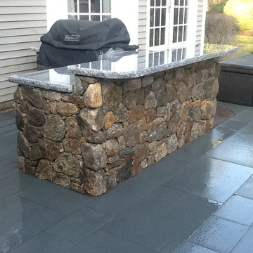 Grill enclosure & bar