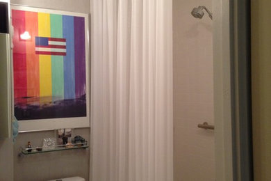 Bathroom - contemporary bathroom idea in New York