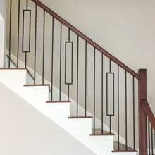 Entryway/staircase