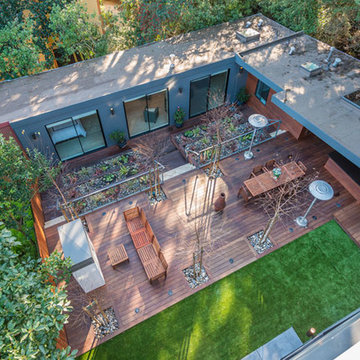 Contemporary Family Home With Guest House