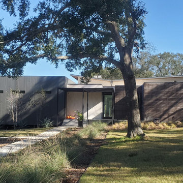 Bellville: Long Branch Residence