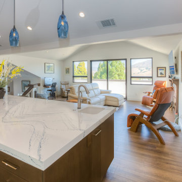 Elegant Carbon Gray; An Individual Kitchen