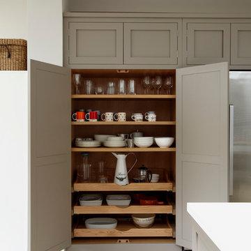 Weybridge Handleless Shaker Kitchen