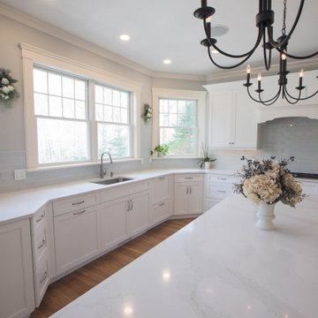 Classic White Kitchen with Timeless Appeal