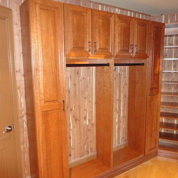 2018: Large Walk In with Shoe Wall and Stand Alone Wardrobes