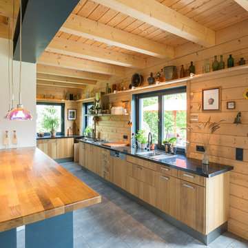 Treetop - Luxury timber house with generous space for two