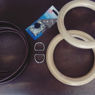 DIY: Ein Turnring aus Holz als Handtuchhalter